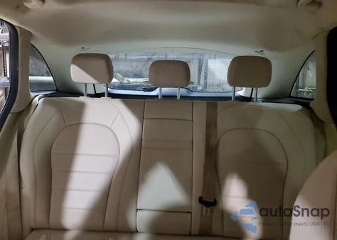 2018 Mercedes-Benz Glc 300 4Matic z USA, uszkodzony, nr VIN WDC0G4KB4JV064011